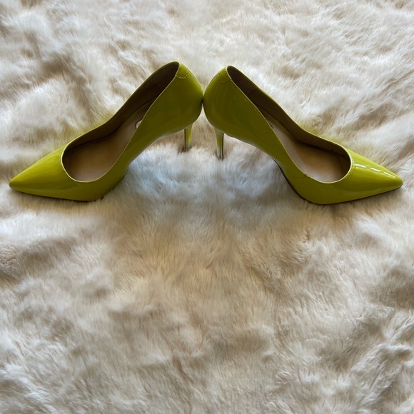 Bcbgeneration patent neon pumps - Picture 3 of 8